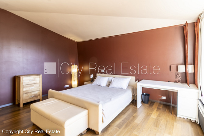 Фасадный дом, реновированный дом, закрытый двор, апартаменты люкс, мансарда, Рига - изображение 13