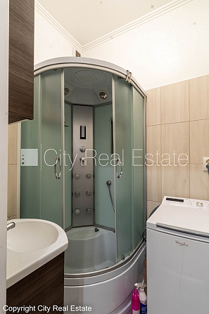 Pagalma māja, labiekārtots apzaļumots pagalms, objektu apsargā fiziskā apsardze, pagalmā Rīga - foto 16