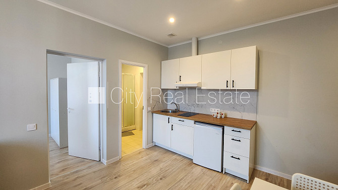 Fasādes māja, slēgts pagalms, iespēja nomāt autostāvvietu, ieeja no ielas, kāpņu telpa pēc Rīga - foto 19