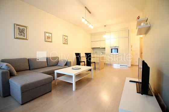 Проект - Centra Nams (Центра Намс), новостройка, закрытая территория, место для машины, Рига