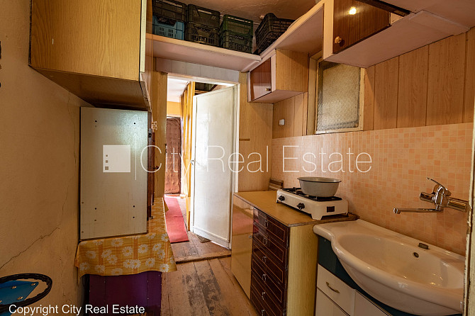 Дача, закрытая территория, место для машины, 2 шт. веранды, изолированные комнаты 4 Рига - изображение 19