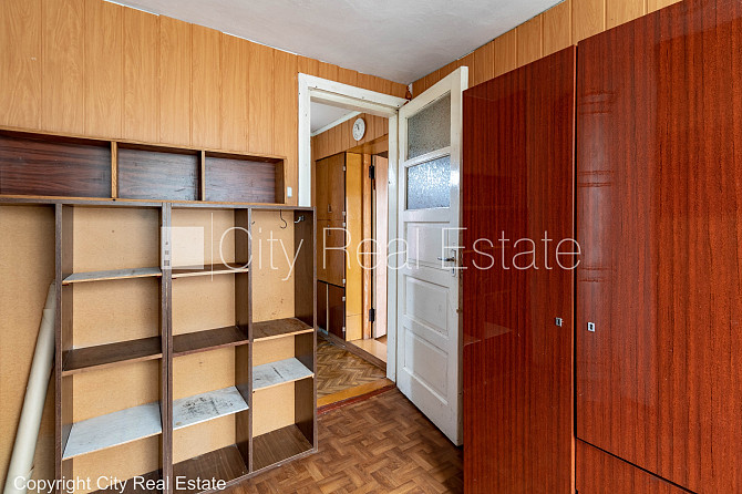 Дача, закрытая территория, место для машины, 2 шт. веранды, изолированные комнаты 4 Рига - изображение 17