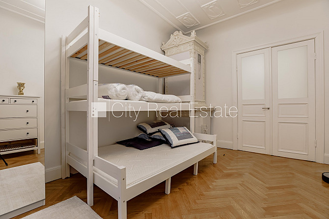 Fasādes māja, renovēta māja, slēgts pagalms, apsargāta autostāvvieta, ieeja no ielas, Rīga - foto 9