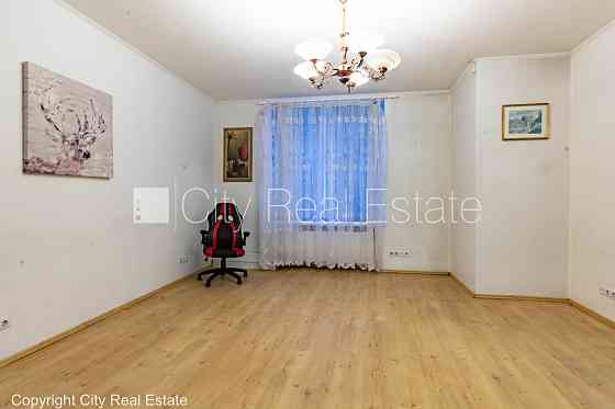 Проект - Krišjāņa Valdemāra 39 (Кришьяня Валдемара 39), здание во дворе, место для машины, Рига