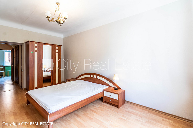 Реновированный дом, вход со двора, бельэтаж, лестничная клетка после Рига - изображение 2