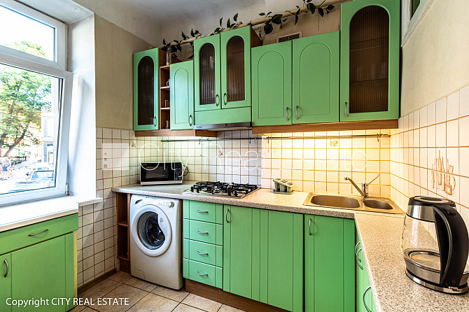 Реновированный дом, вход со двора, бельэтаж, лестничная клетка после Рига - изображение 12