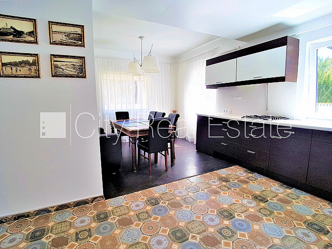 Renovēta māja, labiekārtots apzaļumots pagalms, iežogota teritorija, terase, veranda, Jūrmala - foto 8