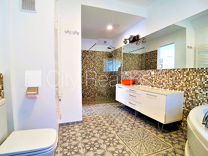 Renovēta māja, labiekārtots apzaļumots pagalms, iežogota teritorija, terase, veranda, Jūrmala - foto 11