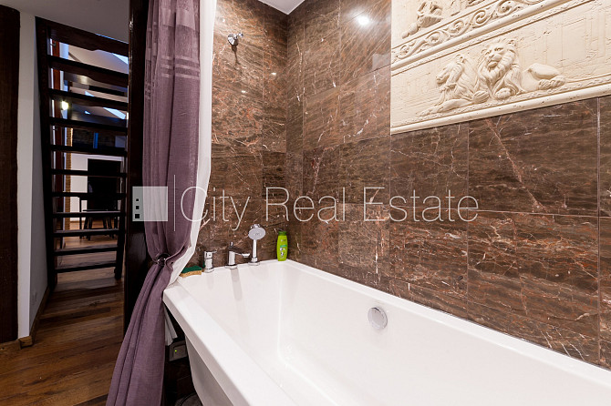 Renovēta māja, luksuss apartamenti , mansards, ir lifts, guļamistabu skaits 2 gab., viesistaba, Rīga - foto 15