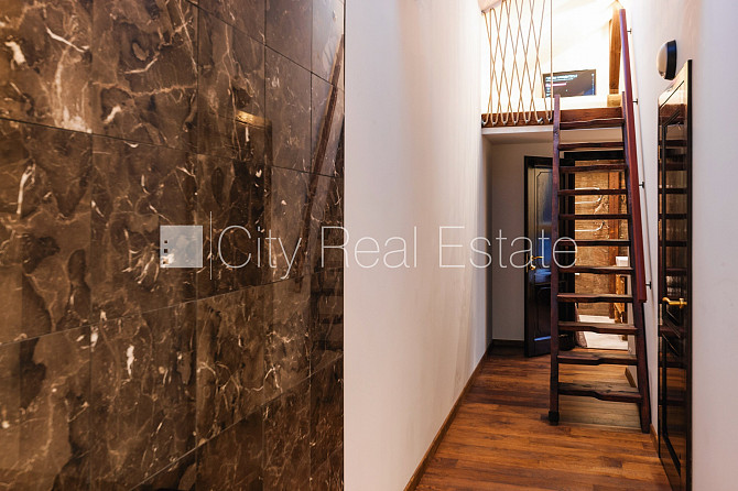 Renovēta māja, luksuss apartamenti , mansards, ir lifts, guļamistabu skaits 2 gab., viesistaba, Rīga - foto 16