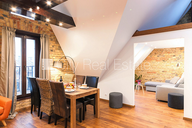 Renovēta māja, luksuss apartamenti , mansards, ir lifts, guļamistabu skaits 2 gab., viesistaba, Rīga - foto 2