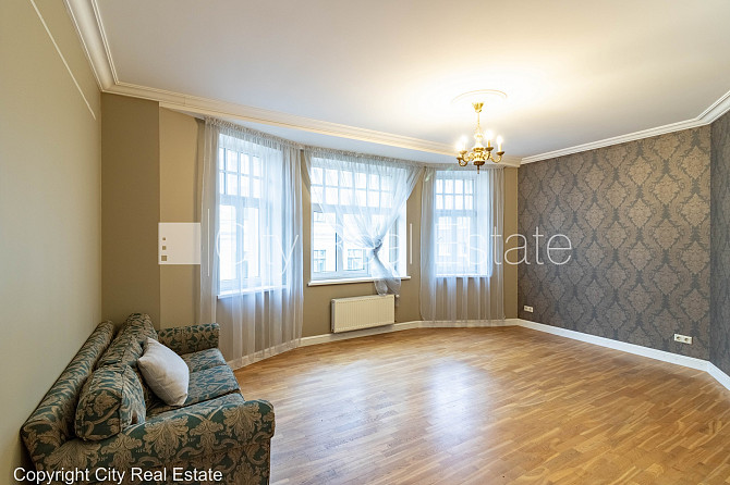 Fasādes māja, renovēta māja, slēgts pagalms, vieta automašīnai, ieeja no ielas un pagalma, Rīga - foto 3