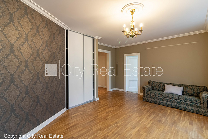 Fasādes māja, renovēta māja, slēgts pagalms, vieta automašīnai, ieeja no ielas un pagalma, Rīga - foto 6