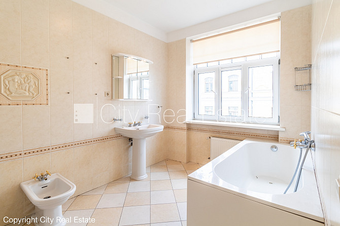 Fasādes māja, renovēta māja, slēgts pagalms, vieta automašīnai, ieeja no ielas un pagalma, Rīga - foto 20