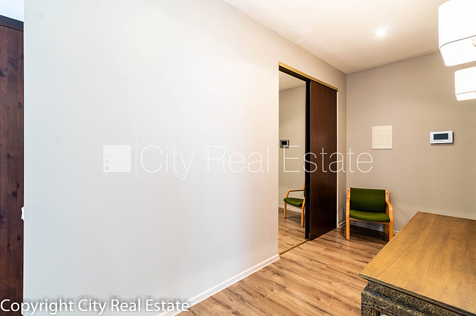 Фасадный дом, реновированный дом, возможность аренды парковки, вход с улицы, Рига - изображение 8