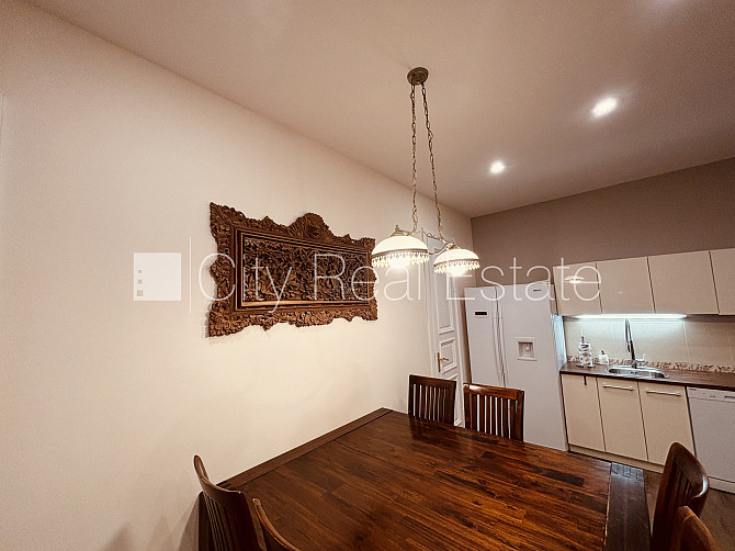 Фасадный дом, реновированный дом, возможность аренды парковки, вход с улицы, Рига - изображение 5