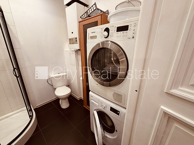 Фасадный дом, реновированный дом, возможность аренды парковки, вход с улицы, Рига - изображение 20