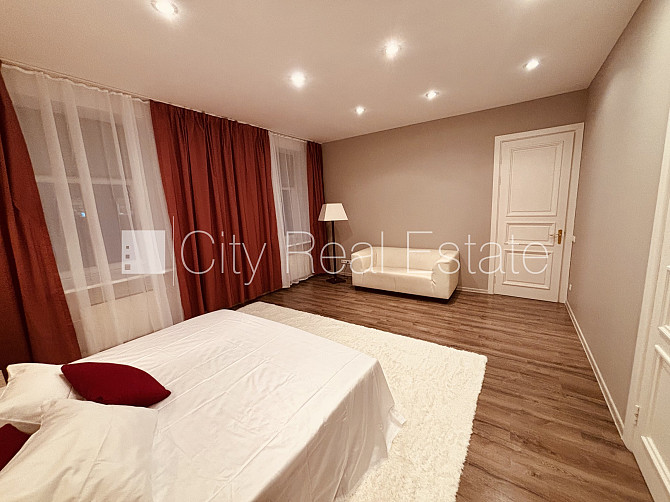 Фасадный дом, реновированный дом, возможность аренды парковки, вход с улицы, Рига - изображение 6