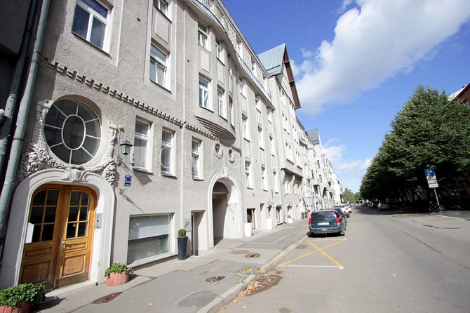 Fasādes māja, renovēta māja, slēgts pagalms, iespēja nomāt autostāvvietu, ieeja no ielas, Rīga - foto 9