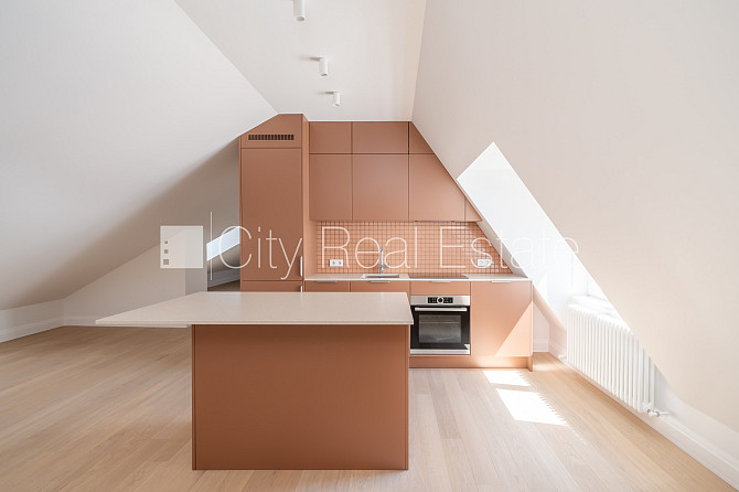 Фасадный дом, реновированный дом, благоустроенный озеленённый двор, закрытый Рига - изображение 3