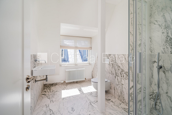 Фасадный дом, реновированный дом, благоустроенный озеленённый двор, закрытый Рига - изображение 18