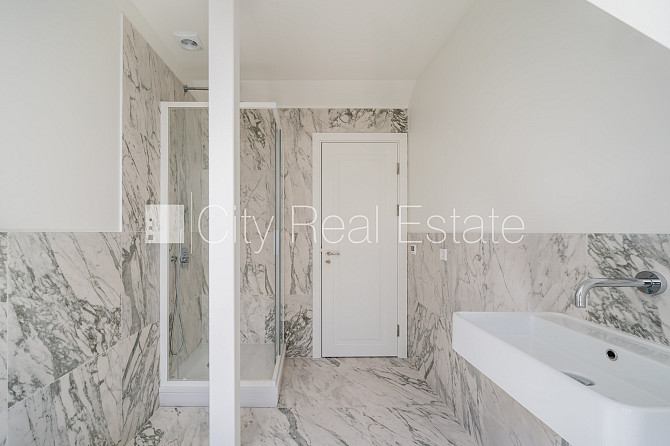 Фасадный дом, реновированный дом, благоустроенный озеленённый двор, закрытый Рига - изображение 19