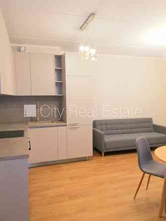 Проект - Panorama Plaza (Панорама Плаза), благоустроенный озеленённый двор, во дворе Rīga