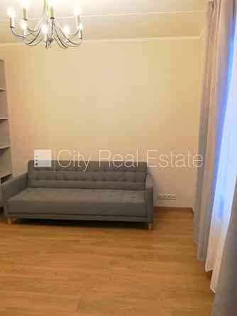 Проект - Panorama Plaza (Панорама Плаза), благоустроенный озеленённый двор, во дворе Rīga