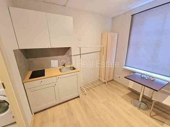 Фасадный дом, реновированный дом, закрытый двор, вход с улицы и со двора, Рига