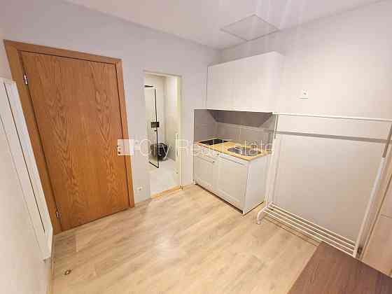 Фасадный дом, реновированный дом, закрытый двор, вход с улицы и со двора, Рига