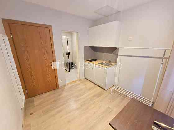 Фасадный дом, реновированный дом, закрытый двор, вход с улицы и со двора, Рига