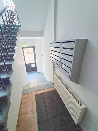 Фасадный дом, реновированный дом, закрытый двор, вход с улицы и со двора, Рига - изображение 13