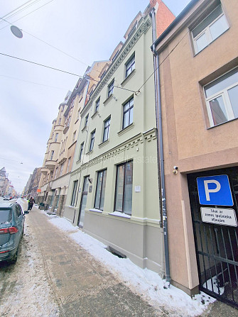 Фасадный дом, реновированный дом, закрытый двор, вход с улицы и со двора, Рига - изображение 16