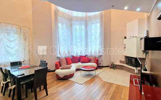 Частный дом, новостройка, благоустроенный озеленённый двор, территория обнесена Юрмала