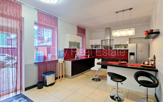 Частный дом, новостройка, благоустроенный озеленённый двор, территория обнесена Юрмала - изображение 13