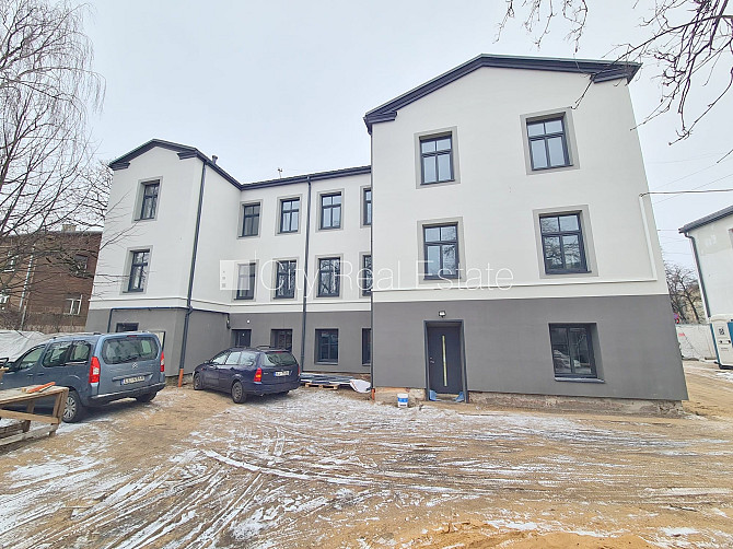 Zeme īpašumā, fasādes māja, renovēta māja, slēgts pagalms, ieeja no pagalma, kāpņu telpa Rīga - foto 9