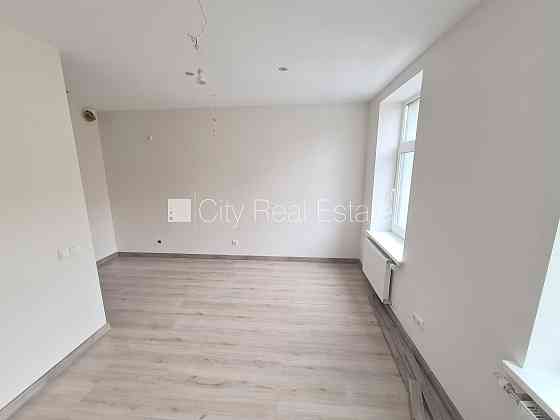 Земля в собственности, фасадный дом, реновированный дом, закрытый двор, вход со Рига