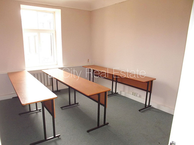 Фасадный дом, реновированный дом, вход с улицы, лифт, лестничная клетка после Рига - изображение 11