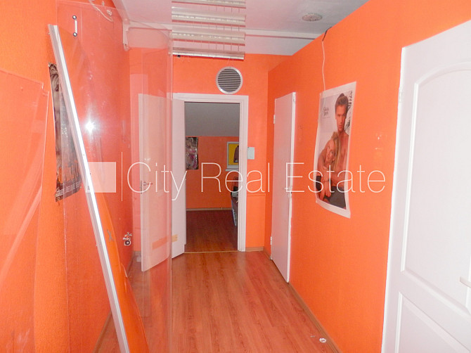 Фасадный дом, реновированный дом, места для нескольких машин, охраняемая Рига - изображение 5