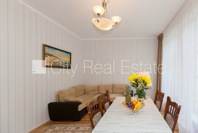 Благоустроенный озеленённый двор, въездные ворота оснащены автоматической Юрмала - изображение 3