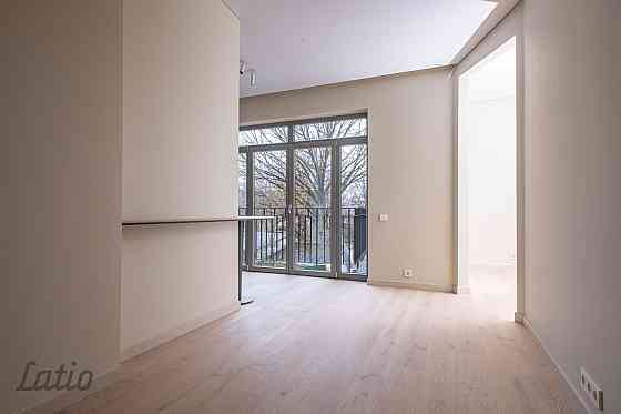 Pārdod plašu un skaistu mansarda veida dzīvokli renovētā mājā Āgenskalnā.
Dzīvoklis ir pilnībā gatav Рига