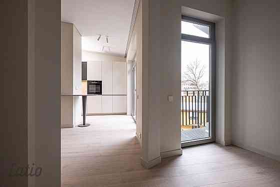 Pārdod plašu un skaistu mansarda veida dzīvokli renovētā mājā Āgenskalnā.
Dzīvoklis ir pilnībā gatav Рига