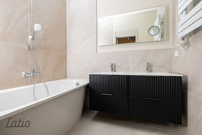 Pārdod plašu un skaistu mansarda veida dzīvokli renovētā mājā Āgenskalnā.
Dzīvoklis ir pilnībā gatav Рига - изображение 4