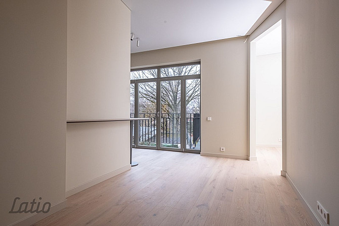 Pārdod plašu un skaistu mansarda veida dzīvokli renovētā mājā Āgenskalnā.
Dzīvoklis ir pilnībā gatav Рига - изображение 2