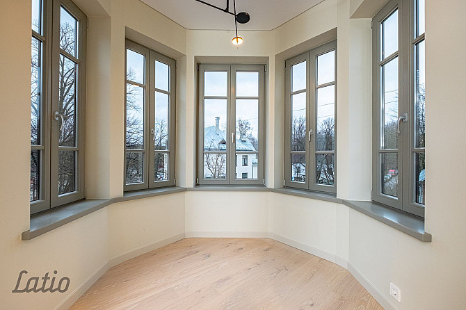 Pārdod plašu un skaistu mansarda veida dzīvokli renovētā mājā Āgenskalnā.
Dzīvoklis ir pilnībā gatav Рига - изображение 1