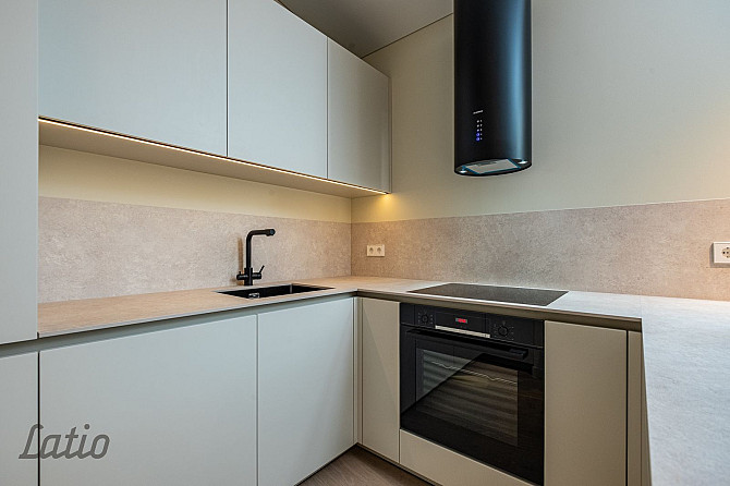 Pārdod plašu un skaistu mansarda veida dzīvokli renovētā mājā Āgenskalnā.
Dzīvoklis ir pilnībā gatav Рига - изображение 4