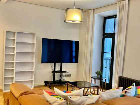 Сдаётся 4-комнатная квартира (108 м) на тихой и зелёной улице  ул. Хуго Целминя Рига