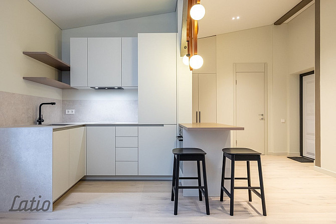 Pārdod plašu un skaistu mansarda veida dzīvokli renovētā mājā Āgenskalnā.
Dzīvoklis ir pilnībā gatav Рига - изображение 5