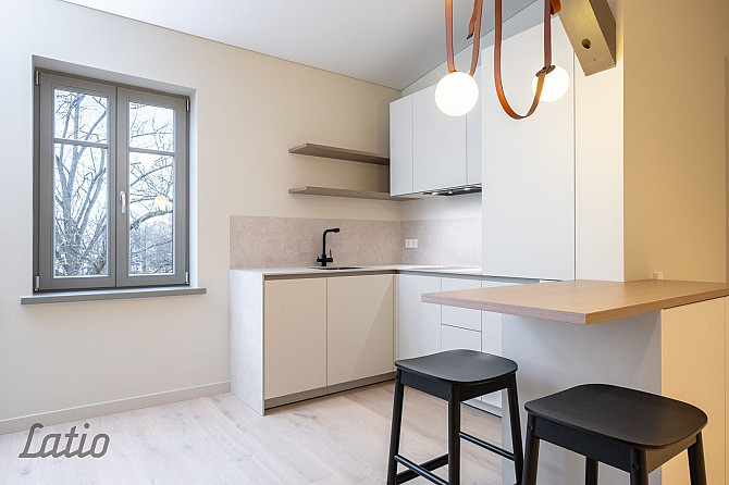 Pārdod plašu un skaistu mansarda veida dzīvokli renovētā mājā Āgenskalnā.
Dzīvoklis ir pilnībā gatav Рига - изображение 3