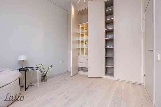 Pārdod plašu un skaistu mansarda veida dzīvokli renovētā mājā Āgenskalnā.
Dzīvoklis ir pilnībā gatav Рига